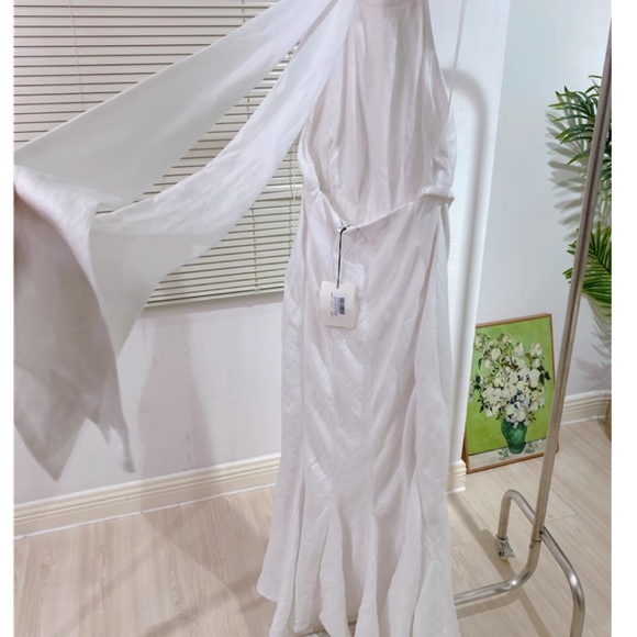 NWT Dissh Aisle White Linen High Neck Maxi Dress Gown Halter White Classic - Picture 9 of 11